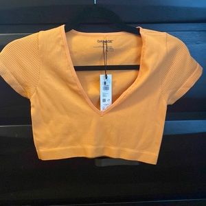 NWT Stacie seamless vneck tee